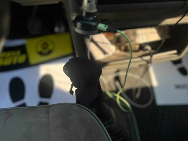 Білий Фольксваген Transporter, об'ємом двигуна 2.4 л та пробігом 300 тис. км за 4300 $, фото 13 на Automoto.ua