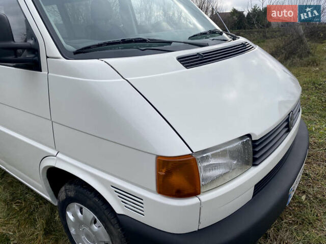 Білий Фольксваген Transporter, об'ємом двигуна 2.5 л та пробігом 278 тис. км за 5999 $, фото 1 на Automoto.ua