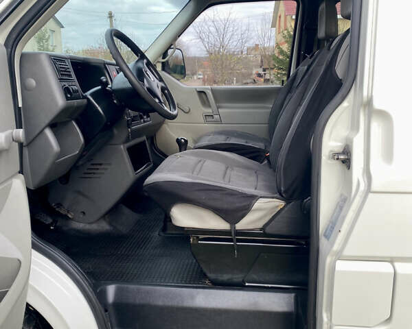 Білий Фольксваген Transporter, об'ємом двигуна 2.5 л та пробігом 278 тис. км за 5999 $, фото 47 на Automoto.ua