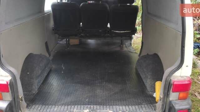 Білий Фольксваген Transporter, об'ємом двигуна 1.9 л та пробігом 306 тис. км за 6000 $, фото 1 на Automoto.ua
