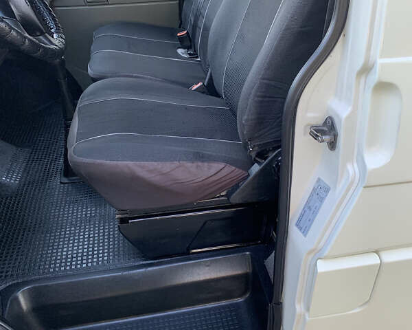 Белый Фольксваген Transporter, объемом двигателя 2.5 л и пробегом 400 тыс. км за 6700 $, фото 19 на Automoto.ua