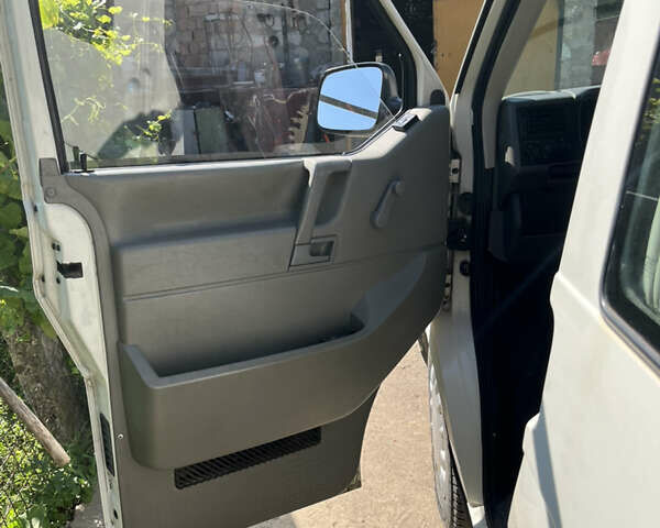 Белый Фольксваген Transporter, объемом двигателя 1.9 л и пробегом 277 тыс. км за 6000 $, фото 17 на Automoto.ua