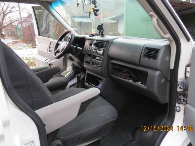 Білий Фольксваген Transporter, об'ємом двигуна 2.5 л та пробігом 430 тис. км за 6500 $, фото 1 на Automoto.ua