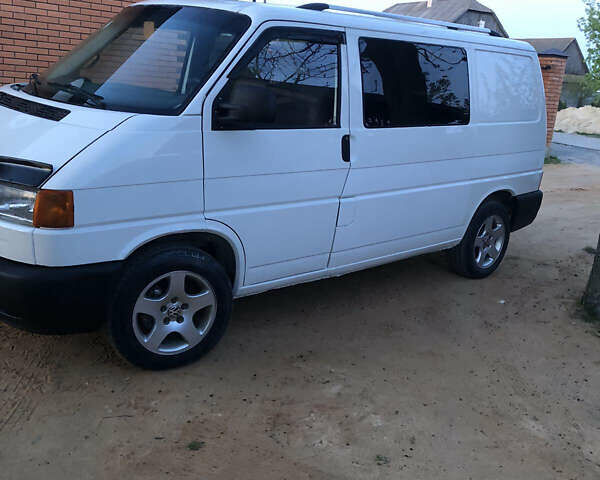 Білий Фольксваген Transporter, об'ємом двигуна 2.5 л та пробігом 370 тис. км за 5500 $, фото 1 на Automoto.ua