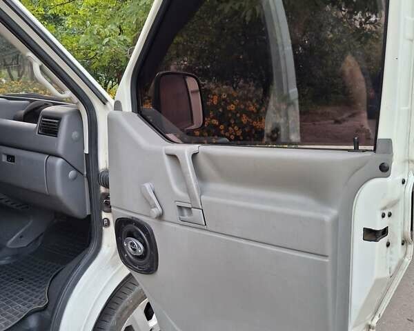 Білий Фольксваген Transporter, об'ємом двигуна 2.37 л та пробігом 430 тис. км за 4800 $, фото 5 на Automoto.ua