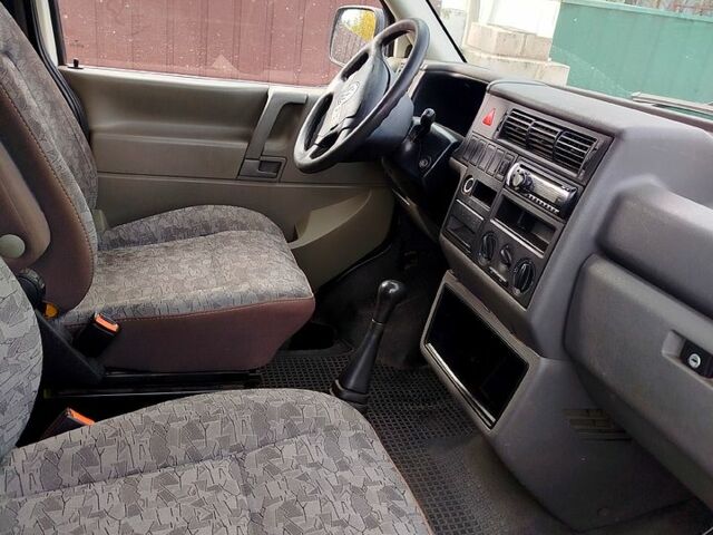 Белый Фольксваген Transporter, объемом двигателя 2.5 л и пробегом 250 тыс. км за 5300 $, фото 4 на Automoto.ua