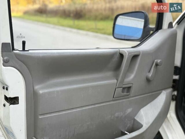 Білий Фольксваген Transporter, об'ємом двигуна 2.46 л та пробігом 592 тис. км за 5555 $, фото 46 на Automoto.ua