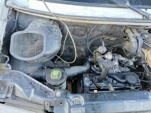 Белый Фольксваген Transporter, объемом двигателя 1.9 л и пробегом 380 тыс. км за 3800 $, фото 9 на Automoto.ua