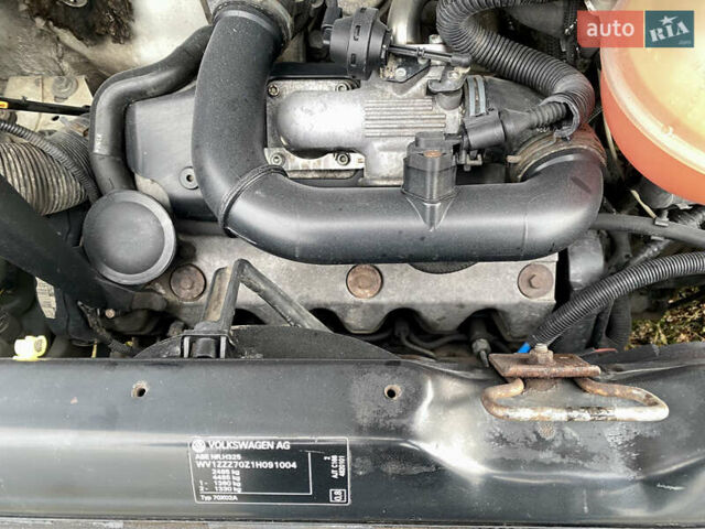 Білий Фольксваген Transporter, об'ємом двигуна 2.5 л та пробігом 278 тис. км за 5999 $, фото 40 на Automoto.ua