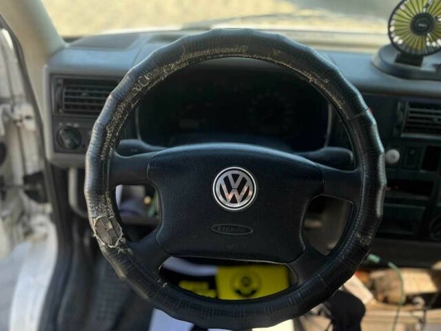 Білий Фольксваген Transporter, об'ємом двигуна 2.4 л та пробігом 300 тис. км за 4300 $, фото 11 на Automoto.ua