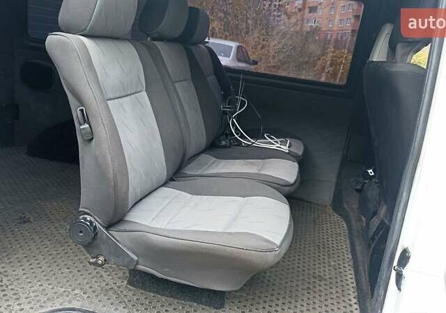 Білий Фольксваген Transporter, об'ємом двигуна 1.9 л та пробігом 466 тис. км за 4900 $, фото 16 на Automoto.ua