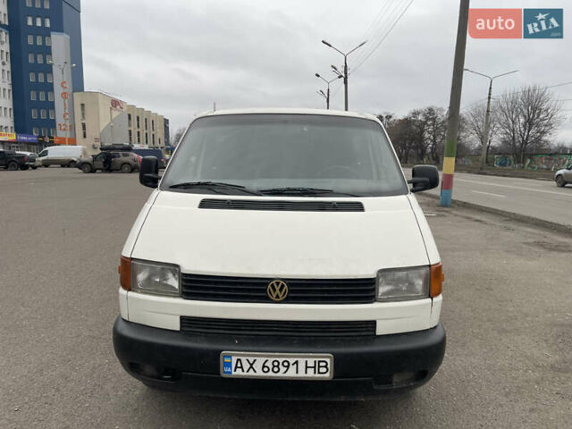 Білий Фольксваген Transporter, об'ємом двигуна 2.5 л та пробігом 287 тис. км за 5700 $, фото 1 на Automoto.ua