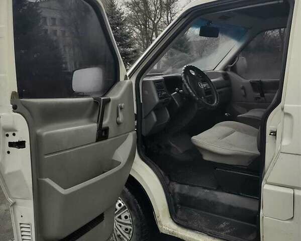 Білий Фольксваген Transporter, об'ємом двигуна 1.9 л та пробігом 394 тис. км за 6500 $, фото 14 на Automoto.ua