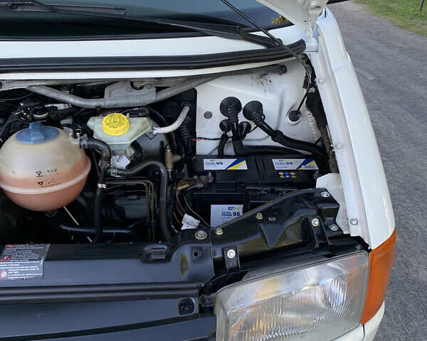 Белый Фольксваген Transporter, объемом двигателя 2.5 л и пробегом 400 тыс. км за 6700 $, фото 25 на Automoto.ua