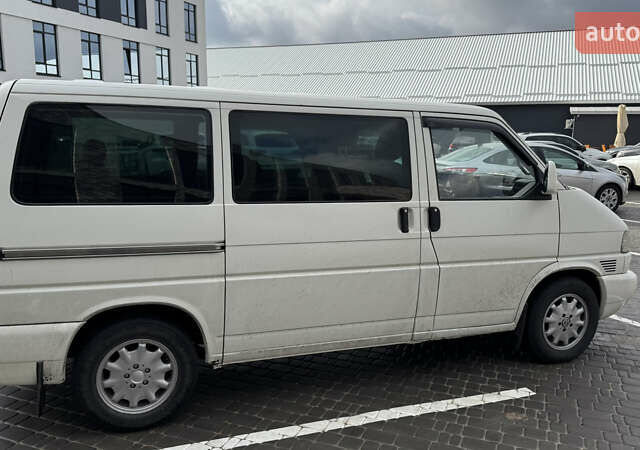 Білий Фольксваген Transporter, об'ємом двигуна 2.5 л та пробігом 300 тис. км за 7000 $, фото 1 на Automoto.ua
