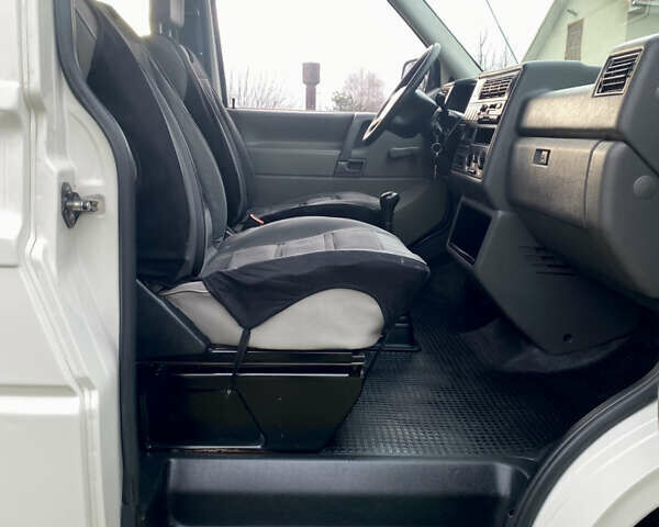 Білий Фольксваген Transporter, об'ємом двигуна 2.5 л та пробігом 278 тис. км за 5999 $, фото 54 на Automoto.ua