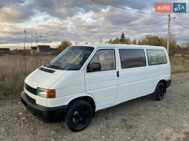 Белый Фольксваген Transporter, объемом двигателя 2.5 л и пробегом 400 тыс. км за 4950 $, фото 1 на Automoto.ua