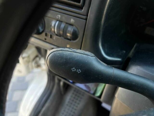 Білий Фольксваген Transporter, об'ємом двигуна 2.4 л та пробігом 300 тис. км за 4300 $, фото 14 на Automoto.ua