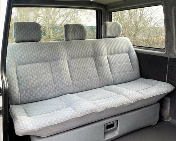 Білий Фольксваген Transporter, об'ємом двигуна 2.5 л та пробігом 278 тис. км за 5999 $, фото 58 на Automoto.ua