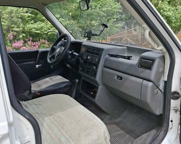 Белый Фольксваген Transporter, объемом двигателя 1.9 л и пробегом 605 тыс. км за 6000 $, фото 5 на Automoto.ua