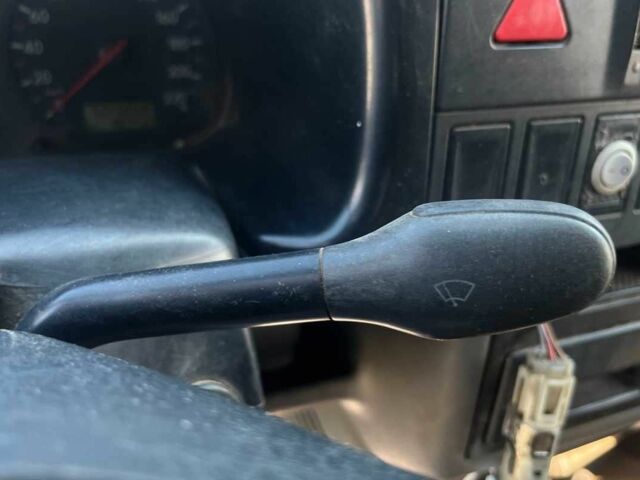 Білий Фольксваген Transporter, об'ємом двигуна 2.4 л та пробігом 300 тис. км за 4300 $, фото 15 на Automoto.ua