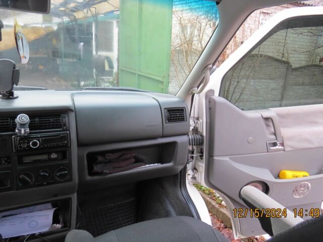 Білий Фольксваген Transporter, об'ємом двигуна 2.5 л та пробігом 430 тис. км за 6500 $, фото 16 на Automoto.ua