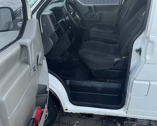 Белый Фольксваген Transporter, объемом двигателя 1.9 л и пробегом 446 тыс. км за 5500 $, фото 7 на Automoto.ua