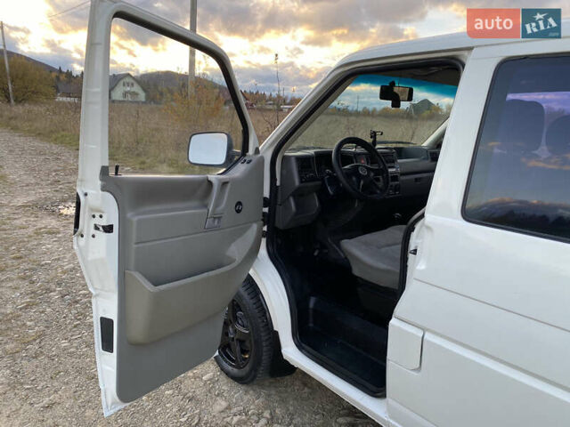 Белый Фольксваген Transporter, объемом двигателя 2.5 л и пробегом 400 тыс. км за 4950 $, фото 10 на Automoto.ua