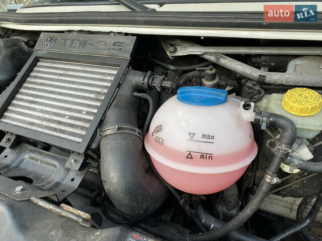 Белый Фольксваген Transporter, объемом двигателя 2.5 л и пробегом 400 тыс. км за 4950 $, фото 16 на Automoto.ua