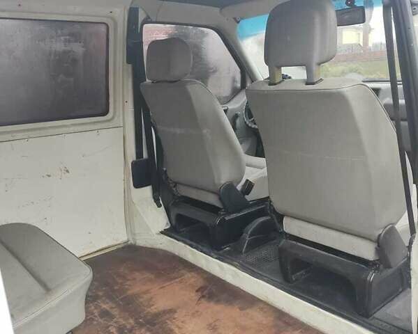 Білий Фольксваген Transporter, об'ємом двигуна 1.9 л та пробігом 394 тис. км за 6500 $, фото 4 на Automoto.ua