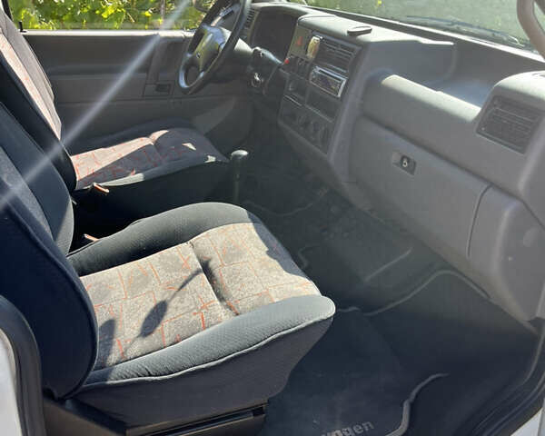 Белый Фольксваген Transporter, объемом двигателя 1.9 л и пробегом 277 тыс. км за 6000 $, фото 15 на Automoto.ua