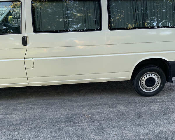 Белый Фольксваген Transporter, объемом двигателя 2.5 л и пробегом 400 тыс. км за 6700 $, фото 4 на Automoto.ua