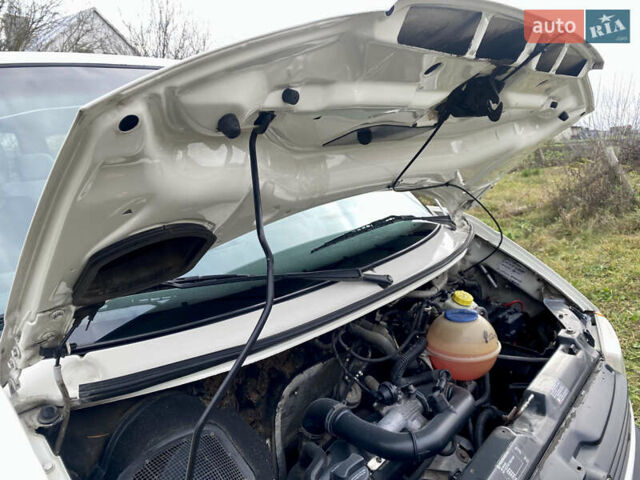 Білий Фольксваген Transporter, об'ємом двигуна 2.5 л та пробігом 278 тис. км за 5999 $, фото 38 на Automoto.ua