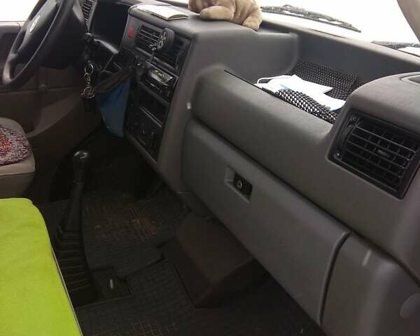 Белый Фольксваген Transporter, объемом двигателя 2.5 л и пробегом 480 тыс. км за 7200 $, фото 7 на Automoto.ua