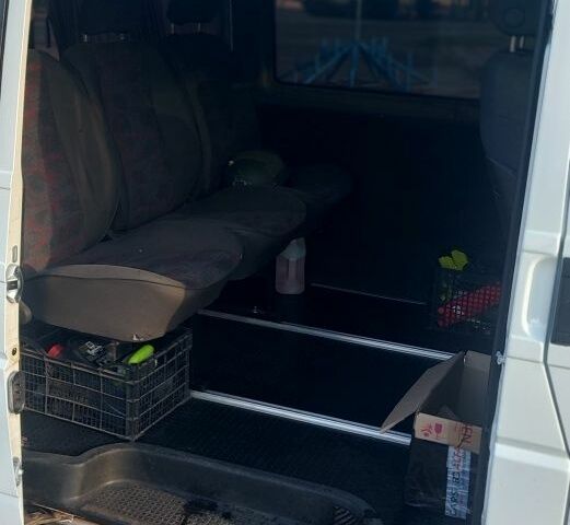 Белый Фольксваген Transporter, объемом двигателя 1.9 л и пробегом 400 тыс. км за 5500 $, фото 11 на Automoto.ua