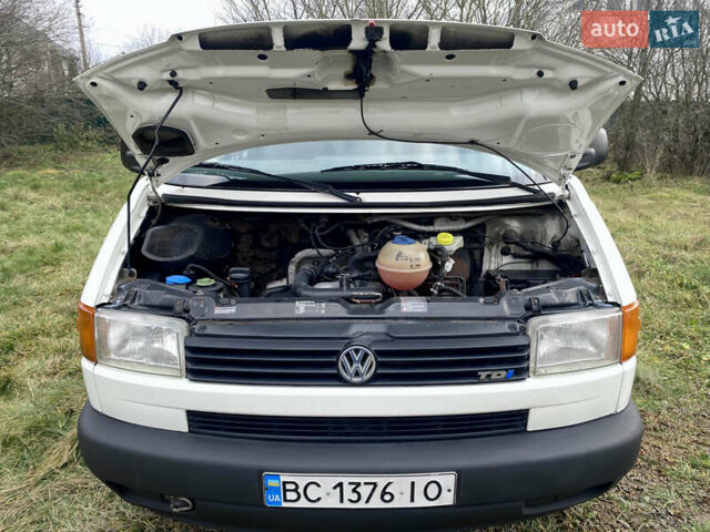Білий Фольксваген Transporter, об'ємом двигуна 2.5 л та пробігом 278 тис. км за 5999 $, фото 41 на Automoto.ua