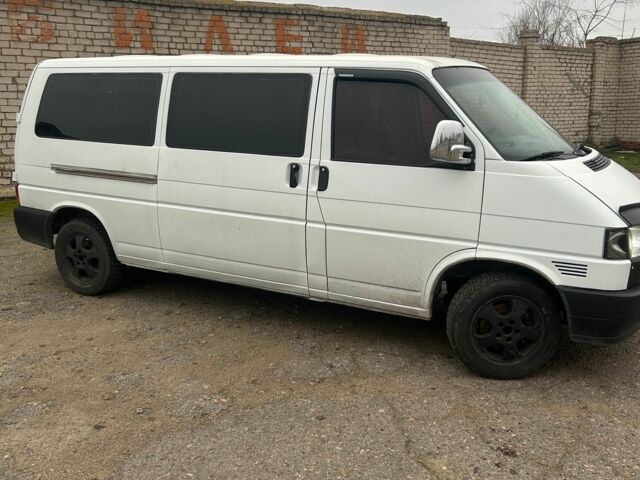 Білий Фольксваген Transporter, об'ємом двигуна 2.5 л та пробігом 300 тис. км за 4100 $, фото 1 на Automoto.ua