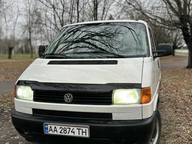 Білий Фольксваген Transporter, об'ємом двигуна 2.5 л та пробігом 390 тис. км за 4450 $, фото 1 на Automoto.ua