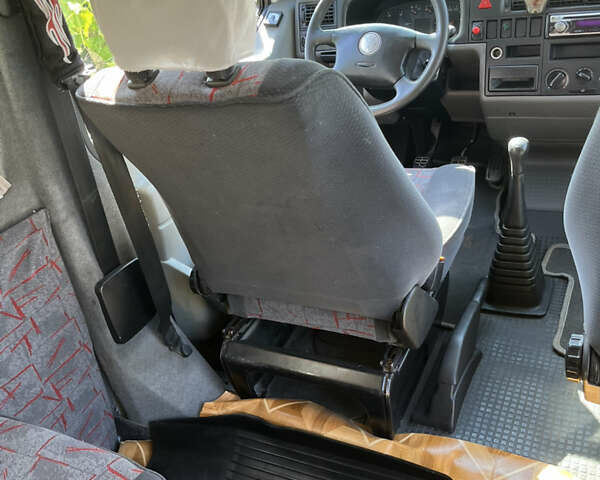 Белый Фольксваген Transporter, объемом двигателя 1.9 л и пробегом 277 тыс. км за 6000 $, фото 9 на Automoto.ua