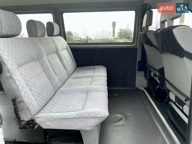 Білий Фольксваген Transporter, об'ємом двигуна 2.5 л та пробігом 278 тис. км за 5999 $, фото 63 на Automoto.ua