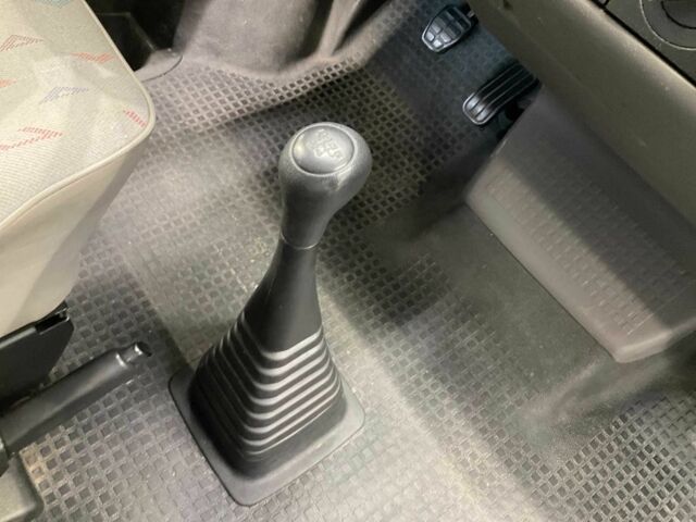 Белый Фольксваген Transporter, объемом двигателя 2.5 л и пробегом 183 тыс. км за 5219 $, фото 9 на Automoto.ua