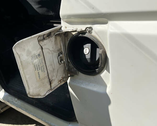 Белый Фольксваген Transporter, объемом двигателя 1.9 л и пробегом 277 тыс. км за 6000 $, фото 18 на Automoto.ua