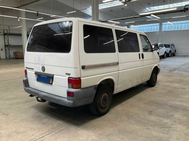 Белый Фольксваген Transporter, объемом двигателя 2.5 л и пробегом 183 тыс. км за 5219 $, фото 1 на Automoto.ua
