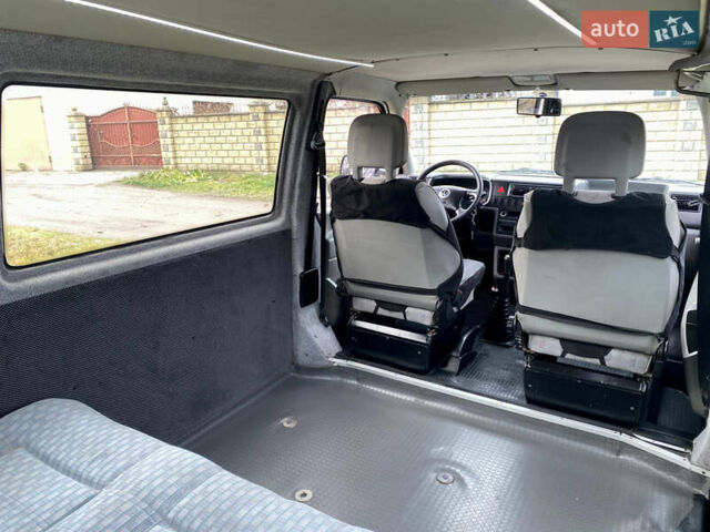 Білий Фольксваген Transporter, об'ємом двигуна 2.5 л та пробігом 278 тис. км за 5999 $, фото 66 на Automoto.ua