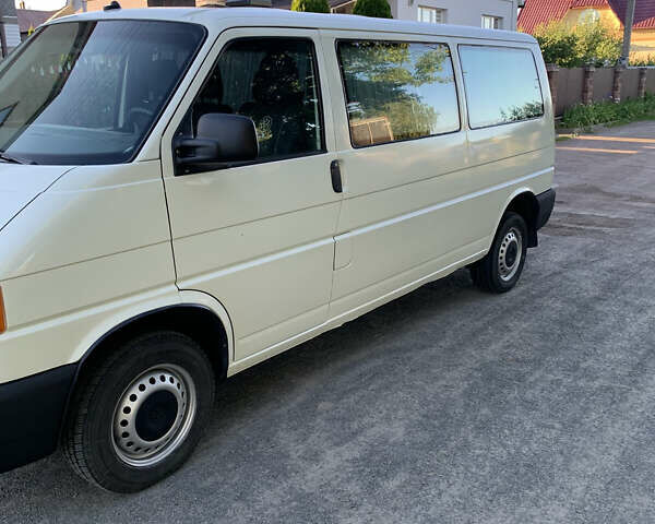 Белый Фольксваген Transporter, объемом двигателя 2.5 л и пробегом 400 тыс. км за 6700 $, фото 2 на Automoto.ua