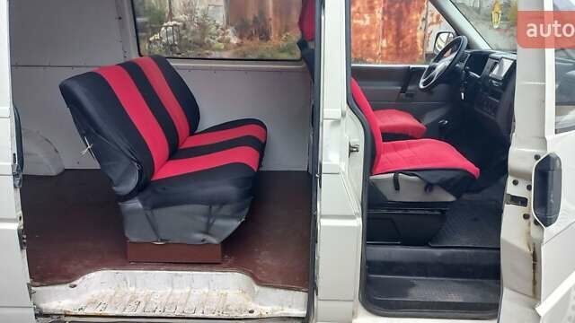 Білий Фольксваген Transporter, об'ємом двигуна 2.5 л та пробігом 315 тис. км за 6800 $, фото 11 на Automoto.ua