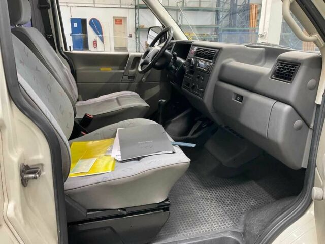 Белый Фольксваген Transporter, объемом двигателя 2.5 л и пробегом 183 тыс. км за 5219 $, фото 13 на Automoto.ua