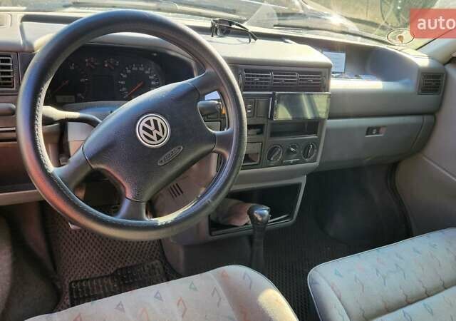 Белый Фольксваген Transporter, объемом двигателя 2.4 л и пробегом 400 тыс. км за 5150 $, фото 11 на Automoto.ua