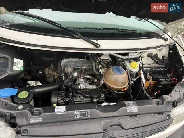 Білий Фольксваген Transporter, об'ємом двигуна 1.9 л та пробігом 295 тис. км за 5800 $, фото 10 на Automoto.ua