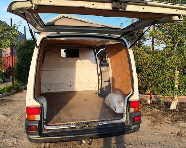 Білий Фольксваген Transporter, об'ємом двигуна 2.4 л та пробігом 300 тис. км за 4500 $, фото 7 на Automoto.ua